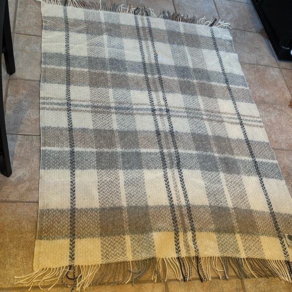 LOPI TAN BLACK FRINGE WOOL BLANKET